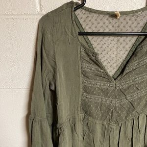 Hollister Green Mesh 3/4 Length Top, Size Small